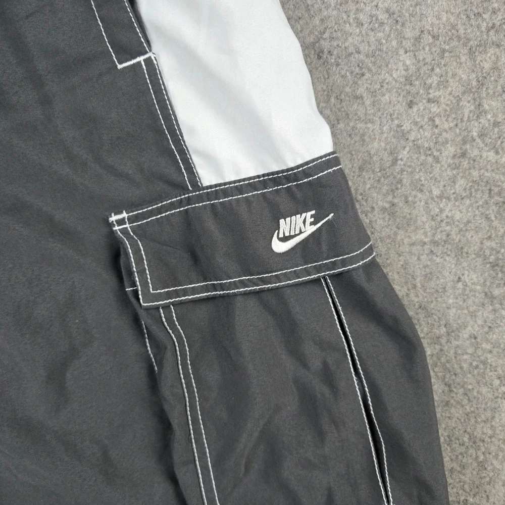 Vintage Nike Cargo Boardshorts Mens XL Gray Contrast Stitch Baggy Y2K Skater